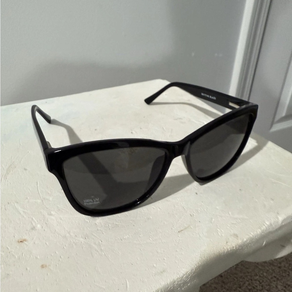Valerie Spencer 9454 Sunglasses for sale